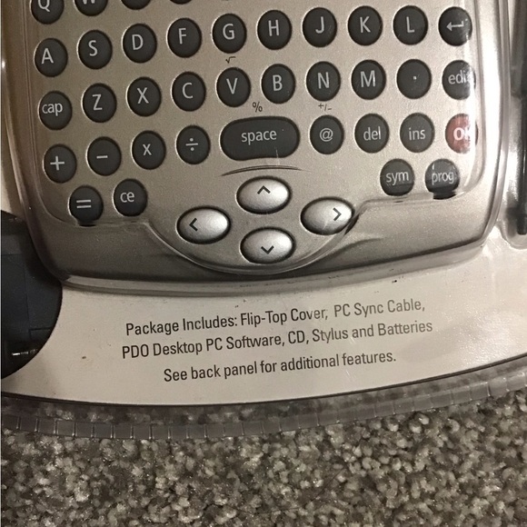 Personal Digital Assistant Spell Checker Phone Book, Planer, Games Royal ezVue2 - Picture 2 of 5